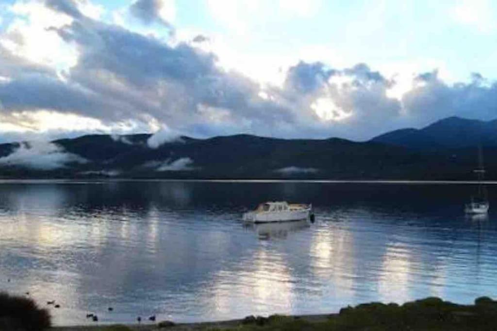 Great Views From New 2 Bedroom Apartment Te Anau Eksteriør billede
