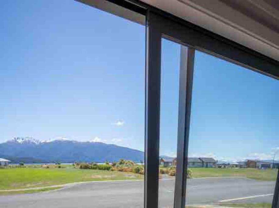Great Views From New 2 Bedroom Apartment Te Anau Eksteriør billede